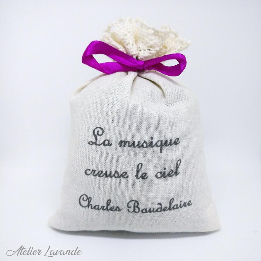 Sachet de lavande avec citation de Baudelaire Sachet de lavande avec citation de Baudelaire