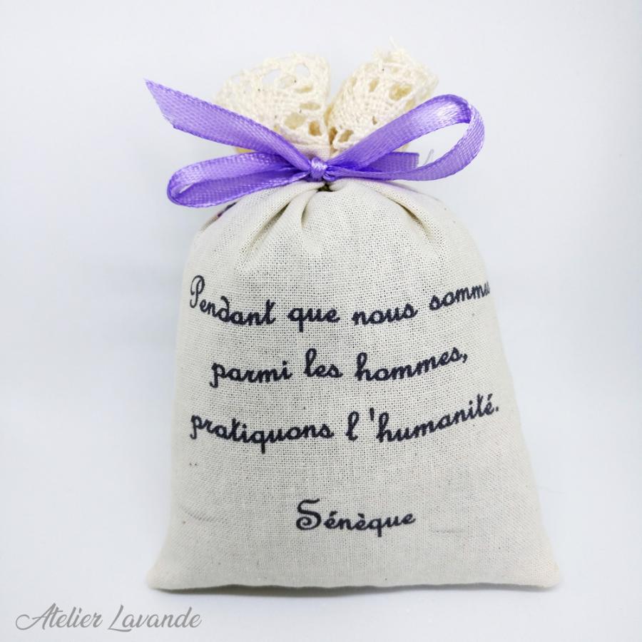 Sachet de lavande avec citation de Sénèque Sachet de lavande avec citation de Sénèque
