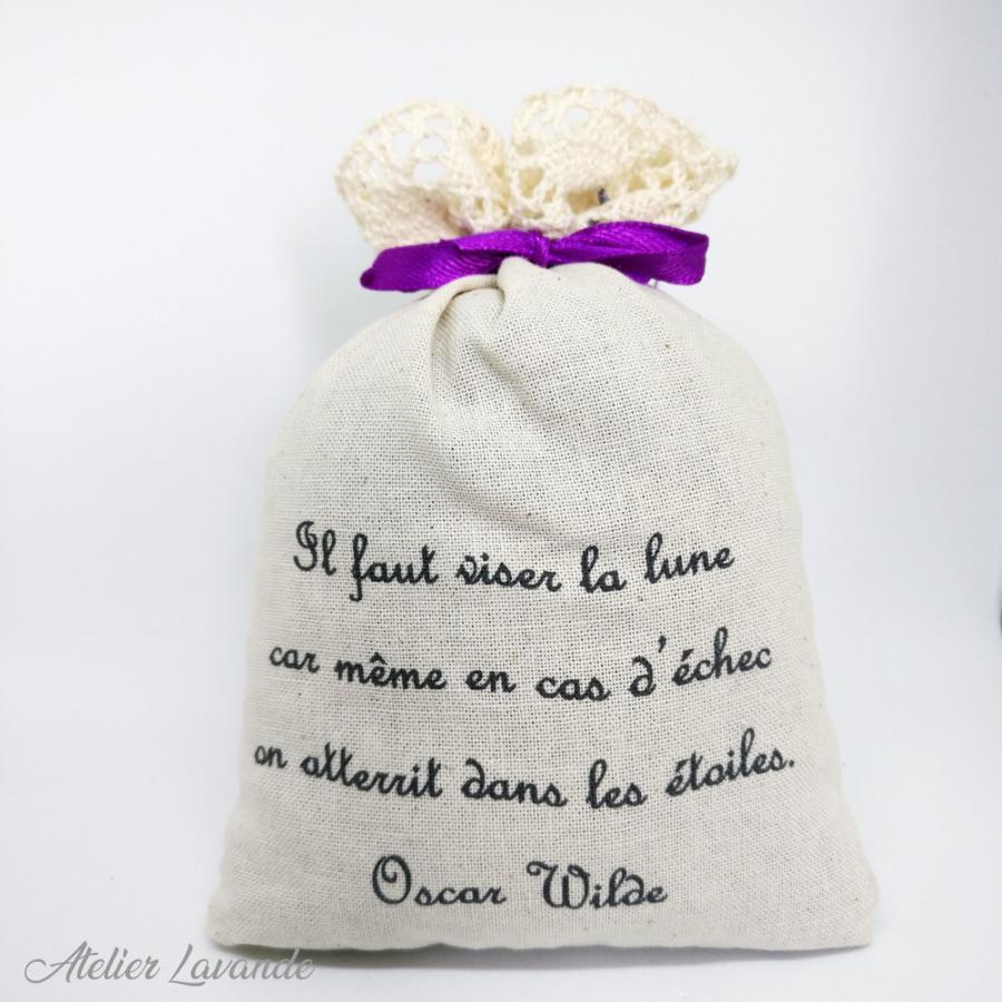 Sachet de lavande avec citation d'Oscar Wilde Sachet de lavande avec citation d'Oscar Wilde